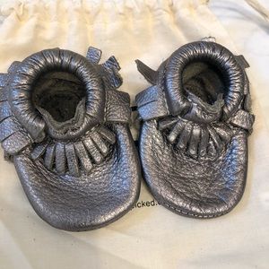 Freshly Picked Baby Moccasins Size 1, Gunmetal